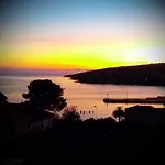 Charming Sea View Apartman *