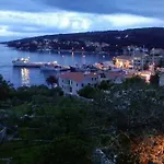 Charming Sea View Apartman Sumartin
