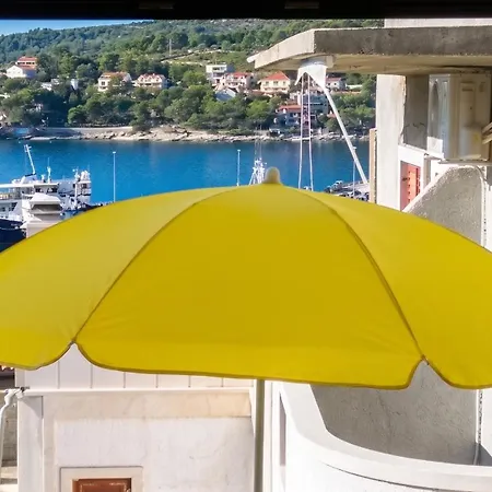 Apartment Charming With Sea View In - 27 Sqm Sumartin