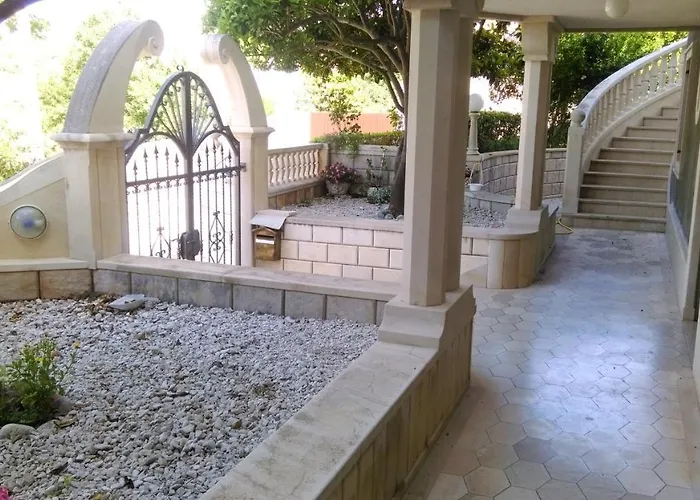 Lägenhet Charming With Sea View In - 27 Sqm *