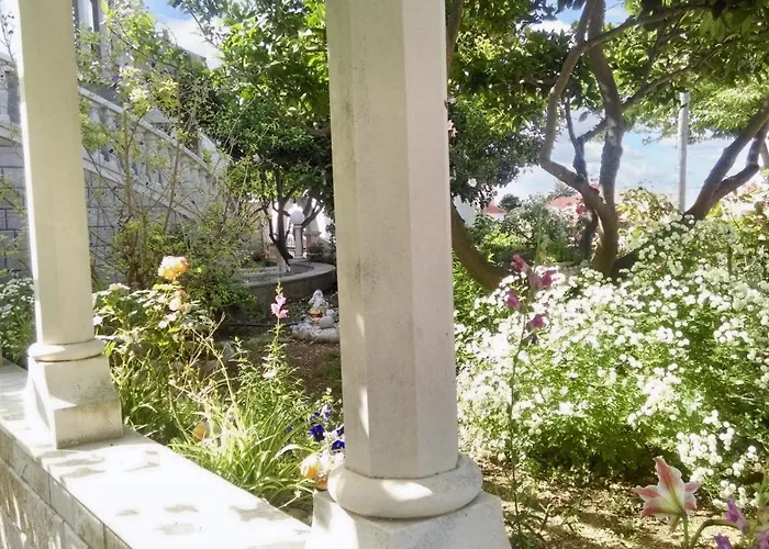 Lägenhet Charming With Sea View In - 27 Sqm