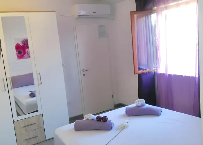 Lägenhet Charming With Sea View In - 27 Sqm